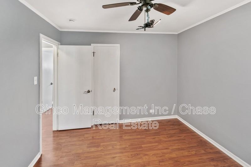 17561 Hillside Ave - Photo 7 of 10