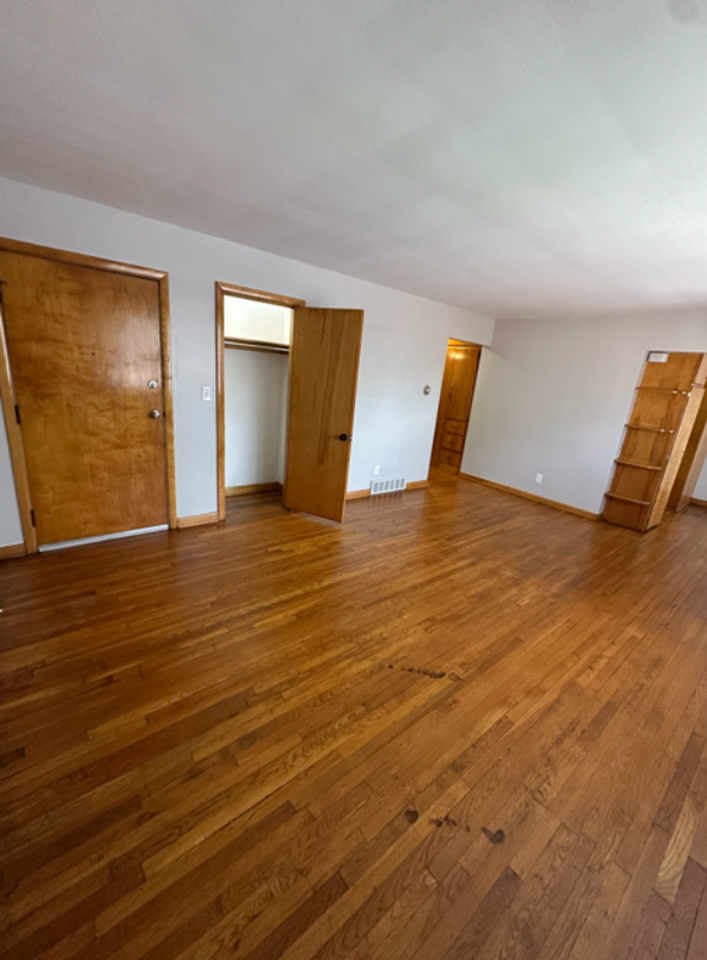 Where comfort, convenience, and classic charm come together! - Photo 3 of 5