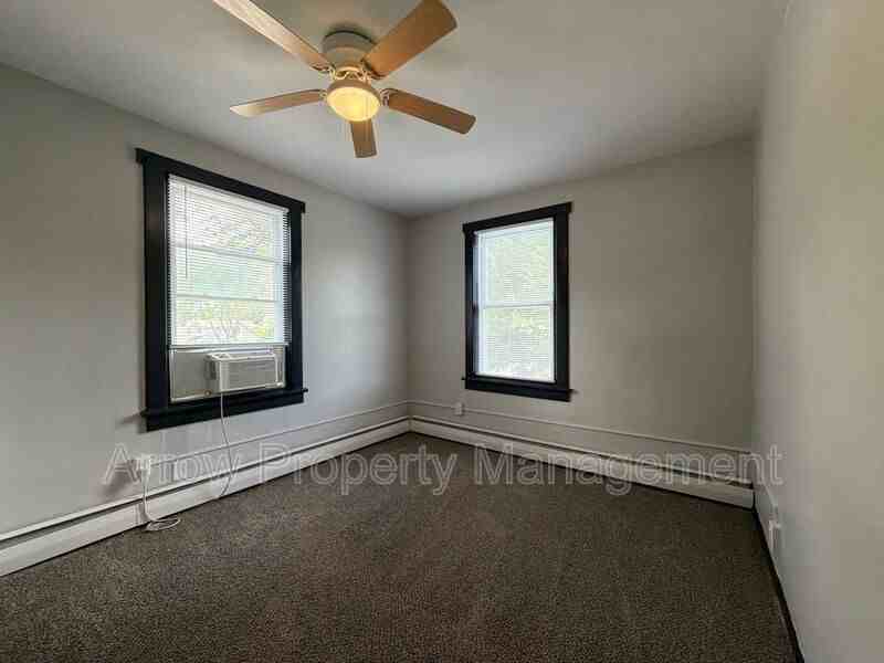 4602 Saint Paul Ave #3 - Photo 6 of 16