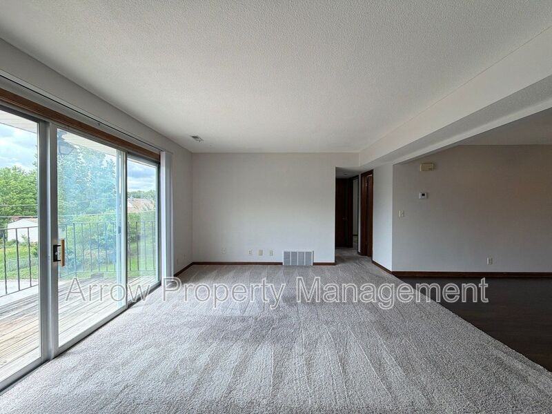 3831 S 46th St #11 - Photo 2 of 14