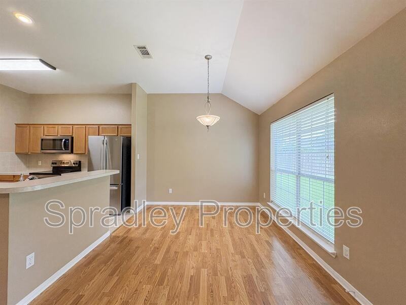 515 Armstrong Dr - Photo 5 of 18