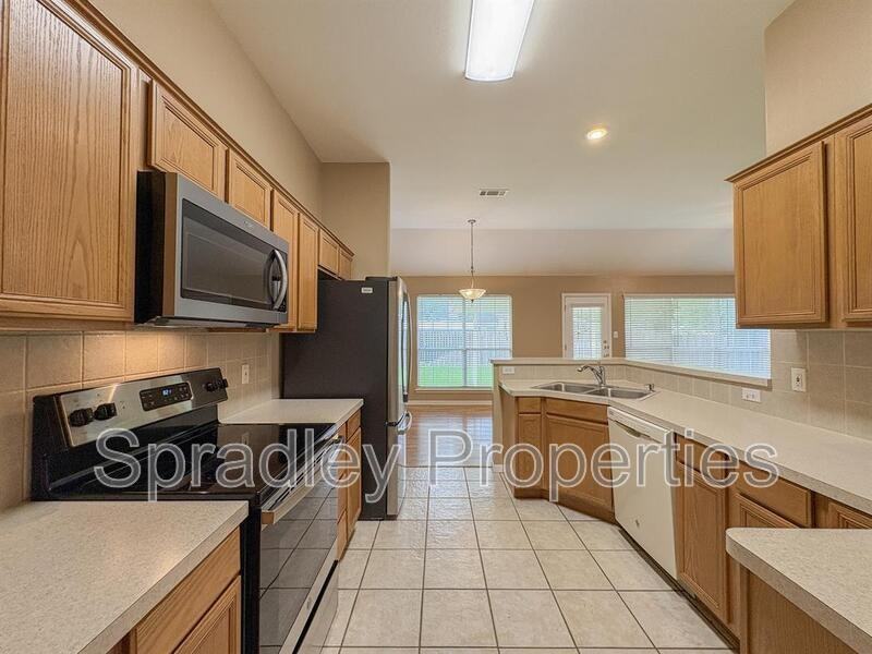 515 Armstrong Dr - Photo 6 of 18