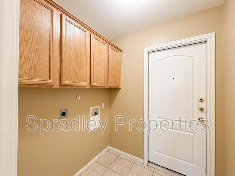 515 Armstrong Dr - Photo 7 of 18