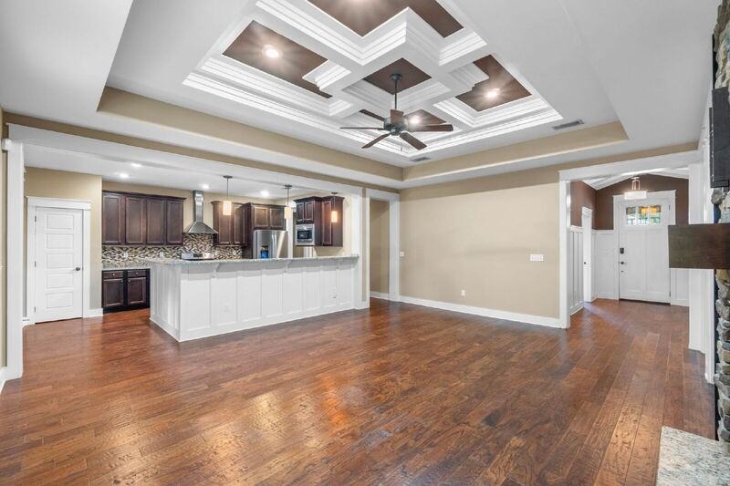 6008 Trestle St - Photo 5 of 31