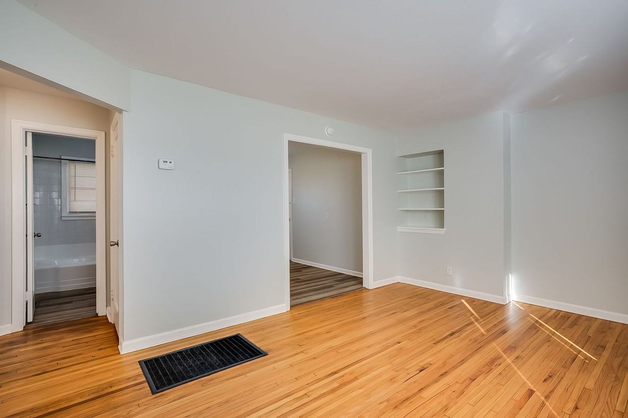 2701 E Harry St - Photo 5 of 15
