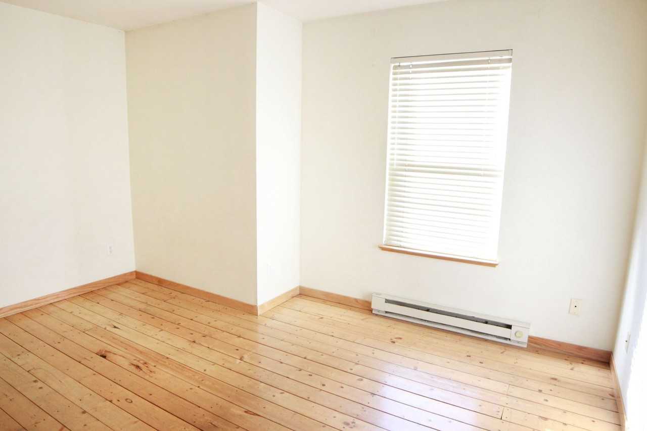 209 W Mulberry St - Photo 3 of 19