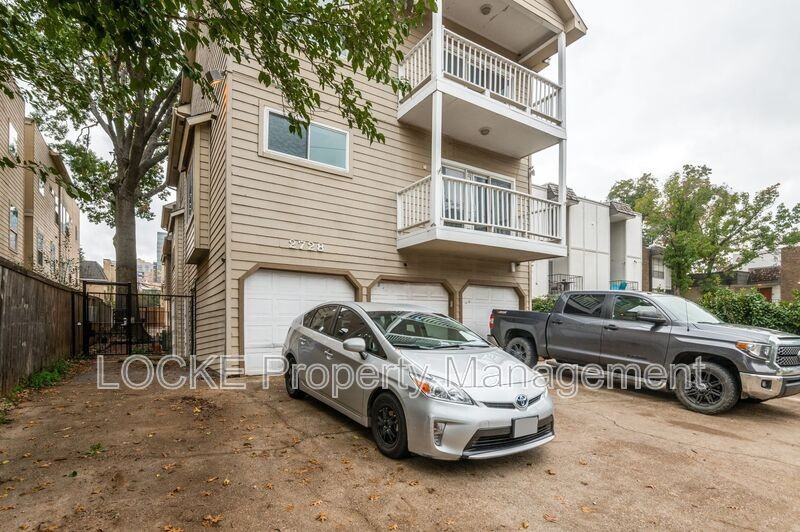 2728 Reagan St #202 - Photo 3 of 24