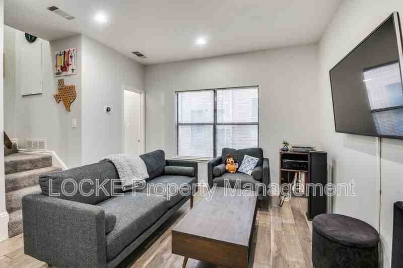 2728 Reagan St #202 - Photo 6 of 24