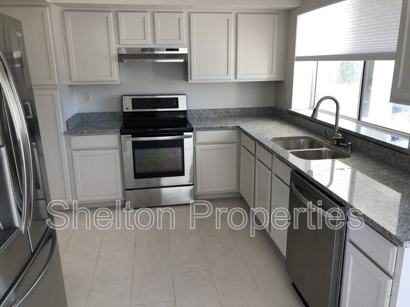 14305 W Heritage Dr - Photo 2 of 23