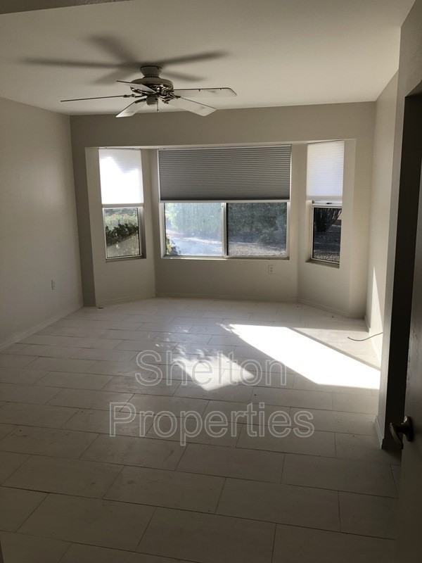 14305 W Heritage Dr - Photo 4 of 23