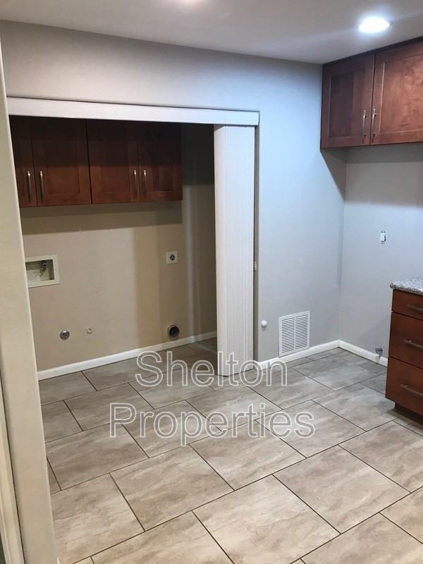 1262 E Avenida Hermosa - Photo 6 of 25