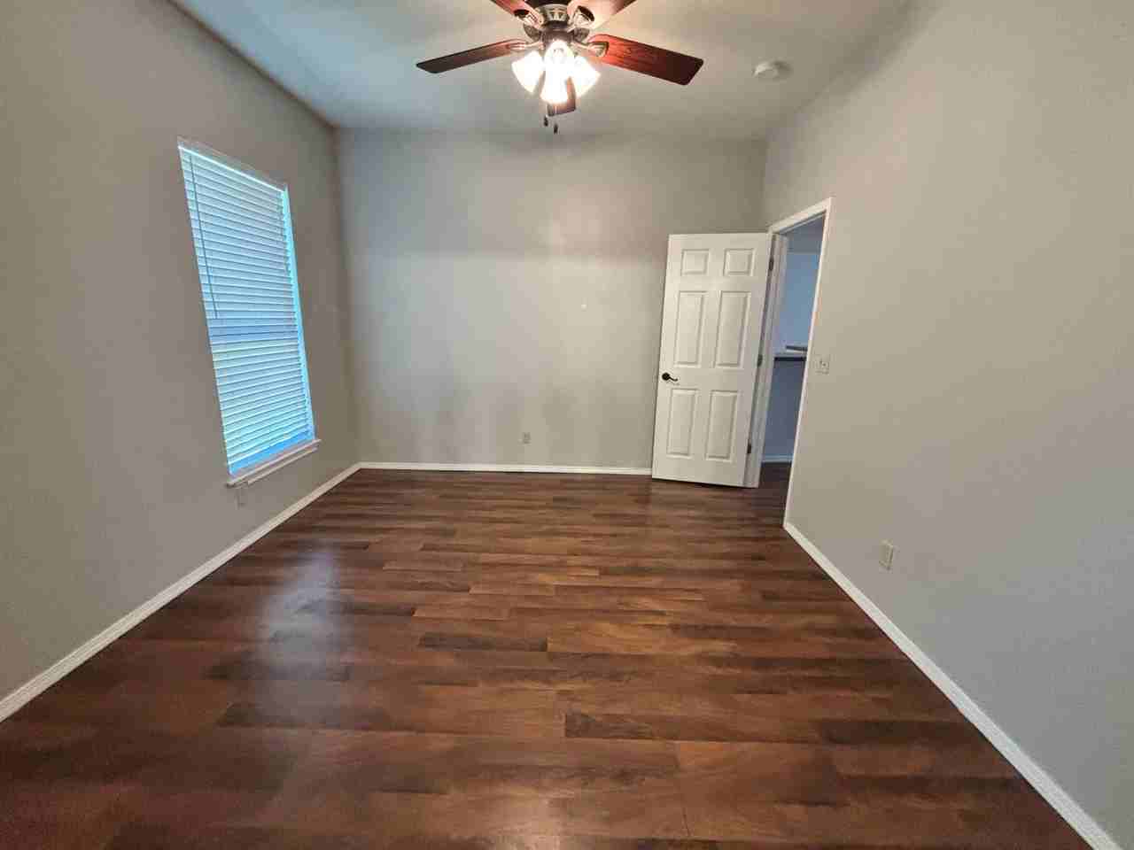 105 W Hurd St - Photo 7 of 14