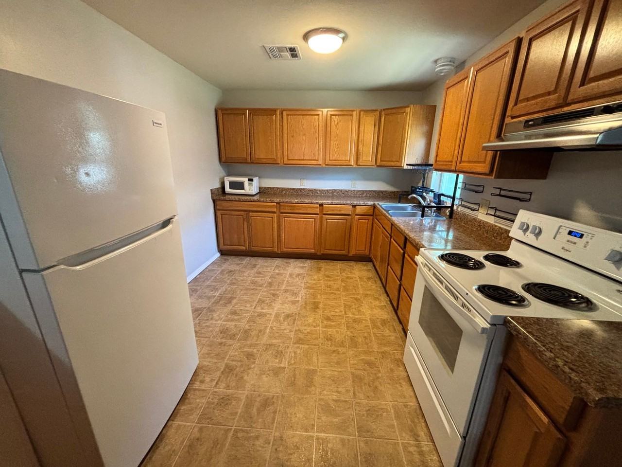 105 W Hurd St - Photo 5 of 14