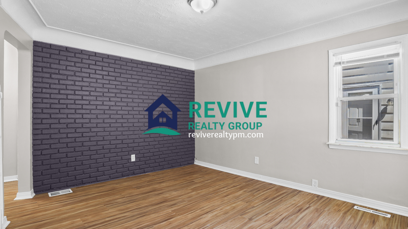 1774 College Ave - Photo 3 of 17