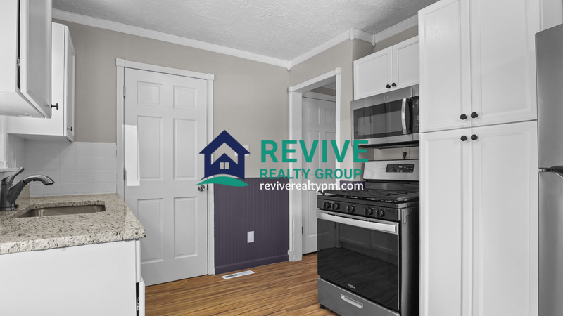 1774 College Ave - Photo 6 of 17