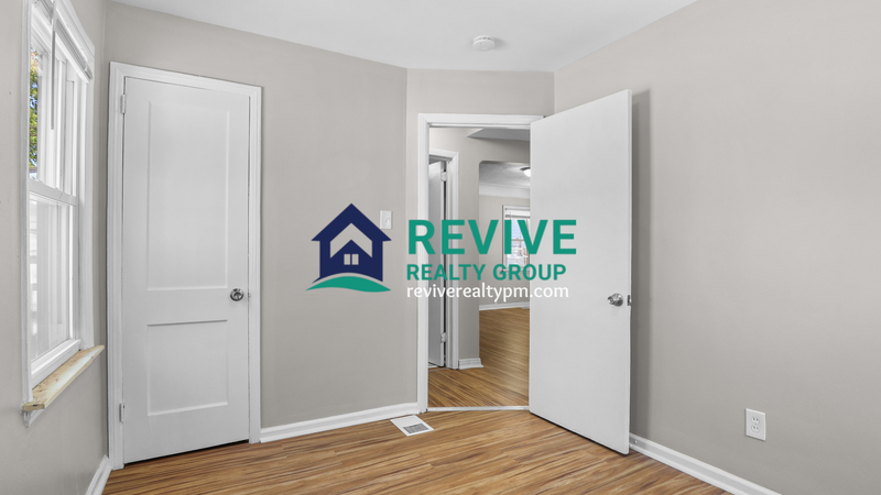 1774 College Ave - Photo 7 of 17