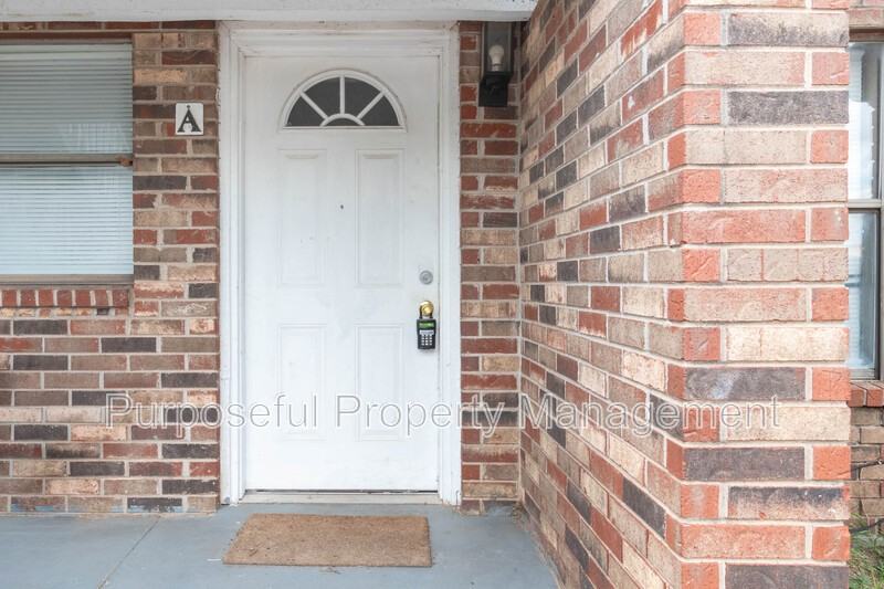 109 Se 42nd St - Photo 2 of 15