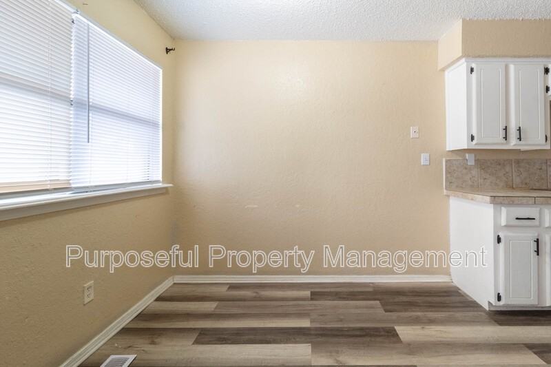 109 Se 42nd St - Photo 6 of 15