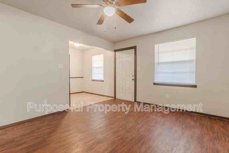 514 N Ponca Ave - Photo 5 of 16