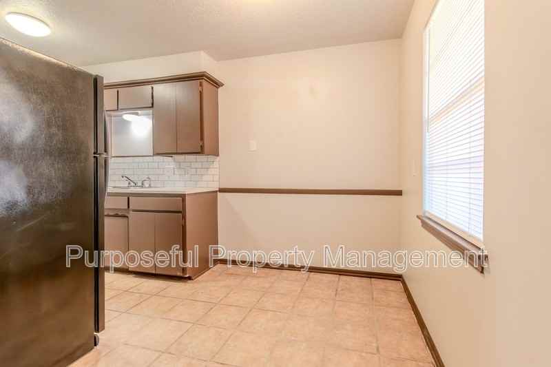 514 N Ponca Ave - Photo 6 of 16