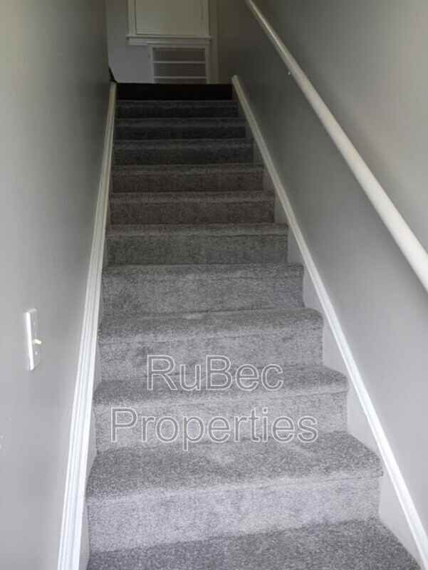 913 Nottingham Dr #33 - Photo 7 of 13