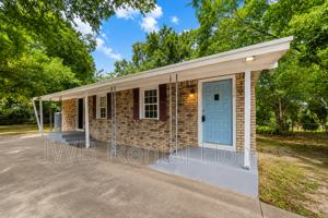 featured image of 1720 Brooker Rd