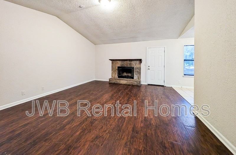 4442 Georgetown Dr - Photo 6 of 12