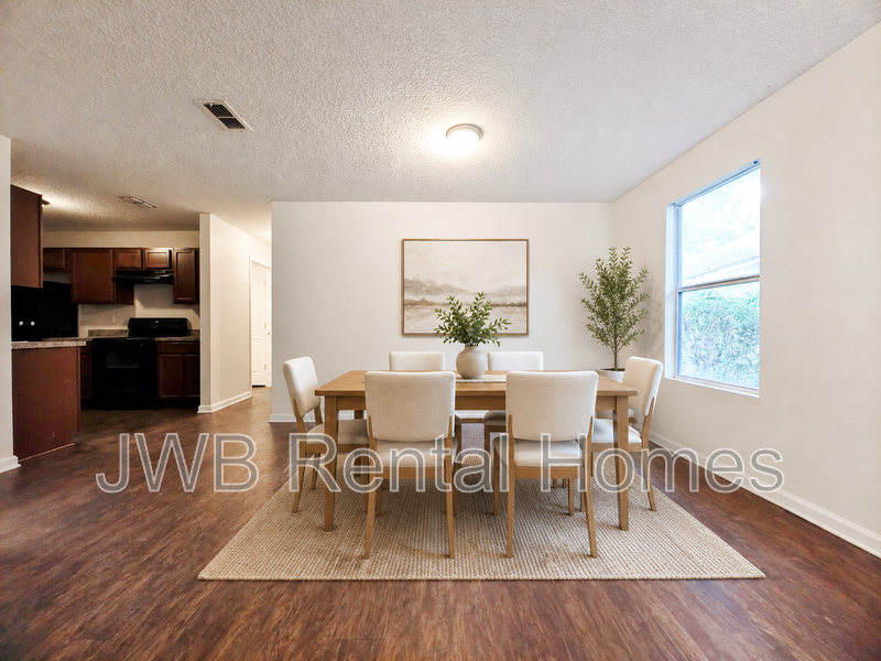 8308 Free Ave - Photo 5 of 11