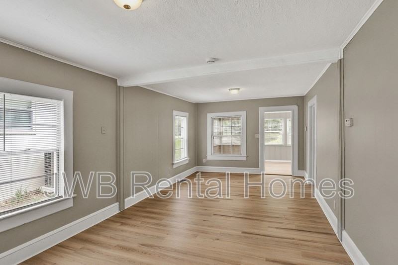 7124 Lorain St - Photo 7 of 22