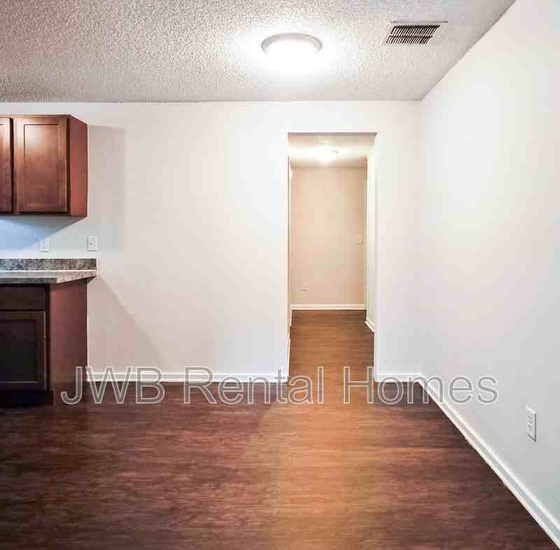 1327 Eagle Cove Rd - Photo 4 of 12