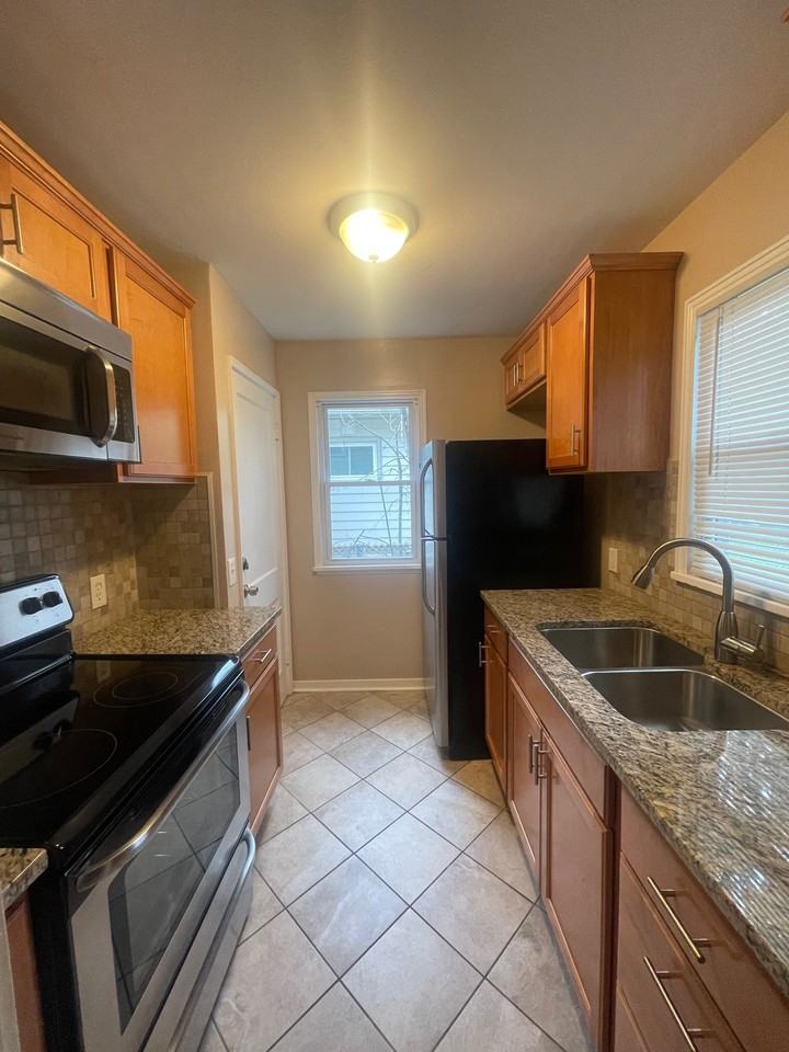 151 Eastmoreland Drive - Photo 6 of 22