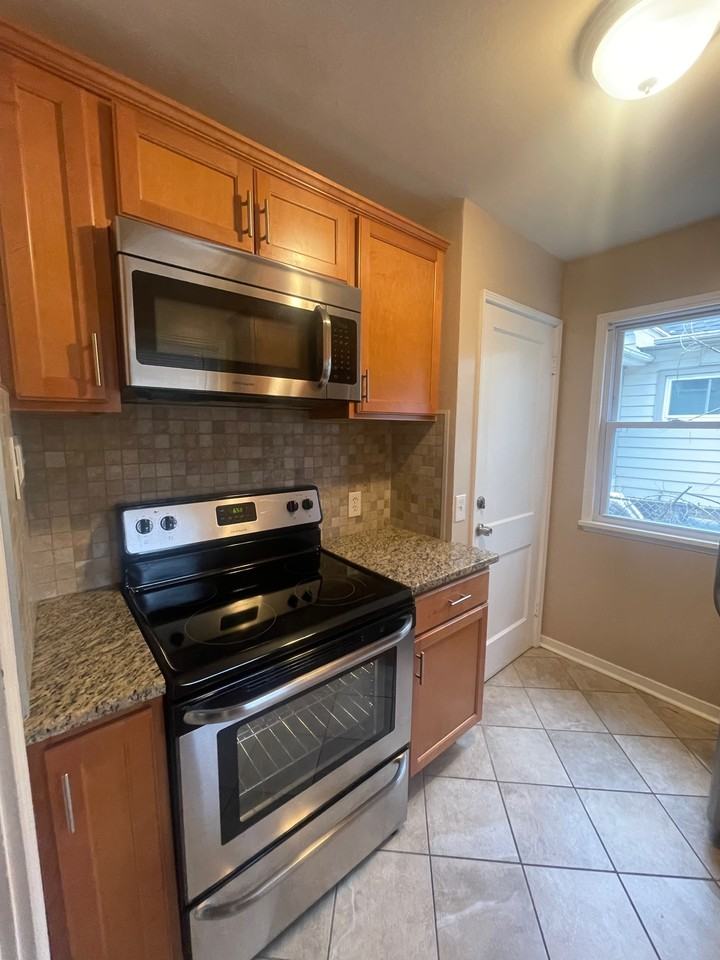 151 Eastmoreland Drive - Photo 7 of 22