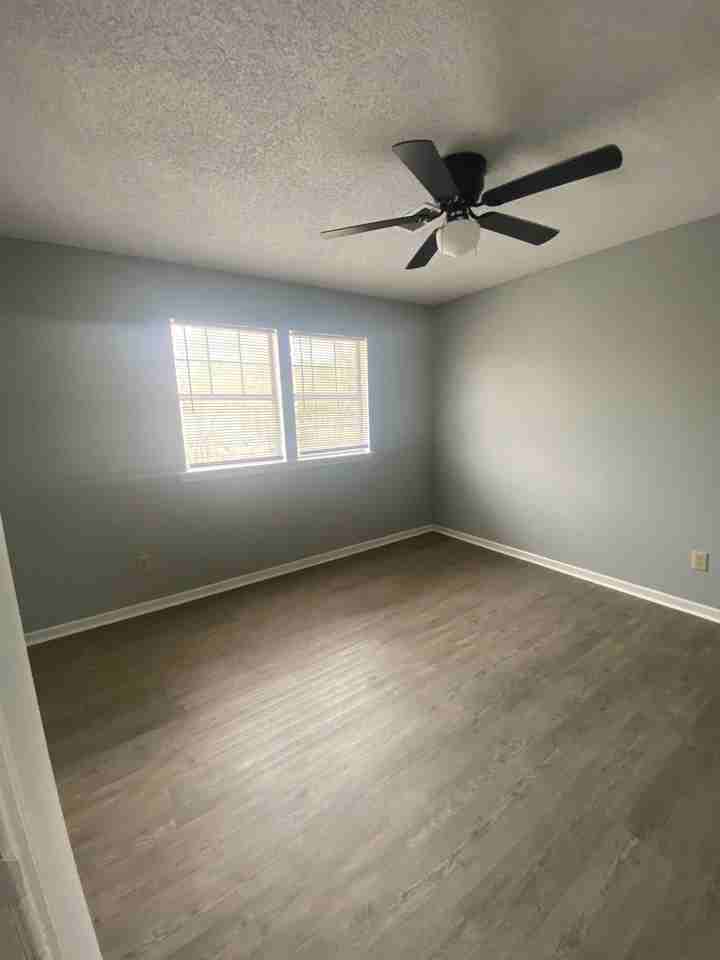 DENTON TOWNHOMES - Photo 5 of 36