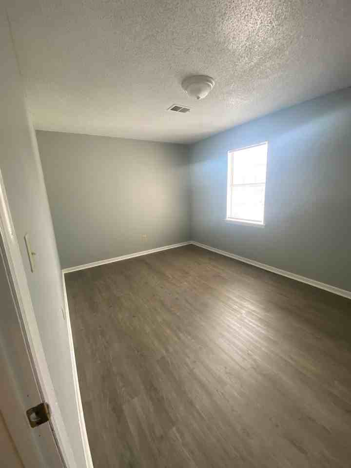 DENTON TOWNHOMES - Photo 7 of 36