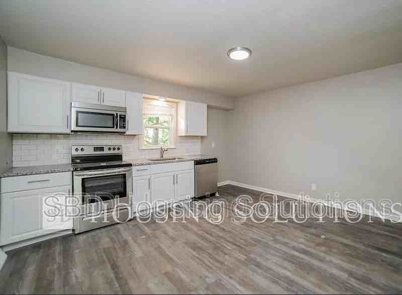 11500 E Anderson St - Photo 2 of 7