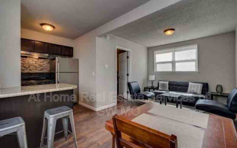 920 S Campbell Ave - Photo 6 of 10