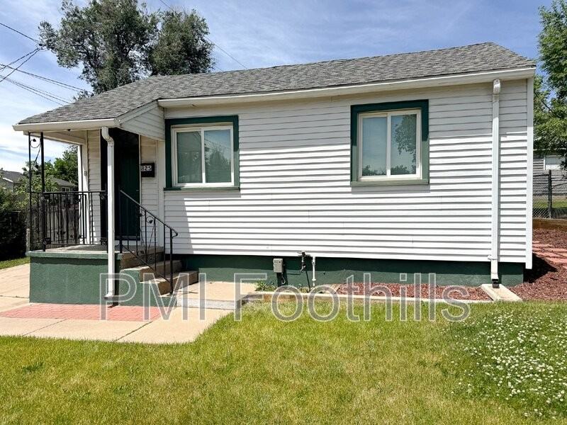 825 E Dartmouth Ave - Photo 2 of 21
