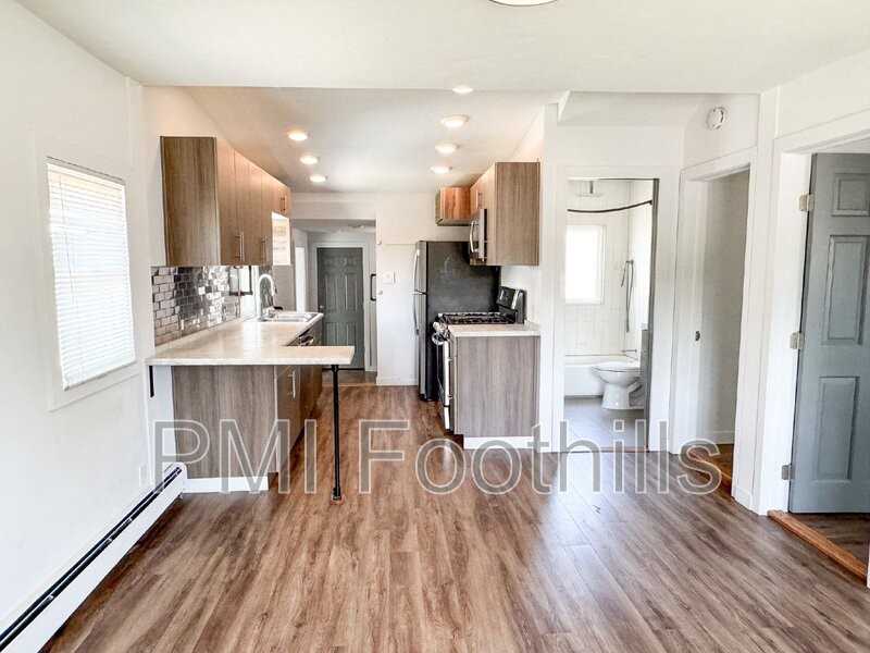 825 E Dartmouth Ave - Photo 4 of 21