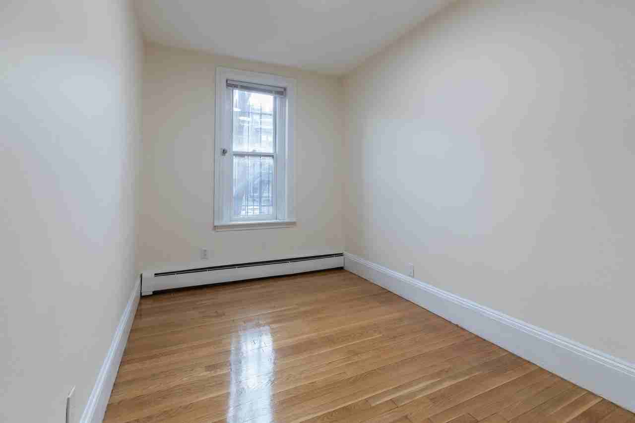 10-22 Yarmouth Street - Photo 3 of 10