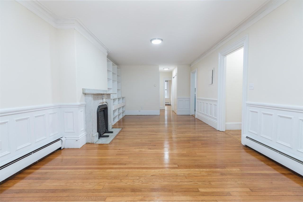 10-22 Yarmouth Street - Photo 6 of 10