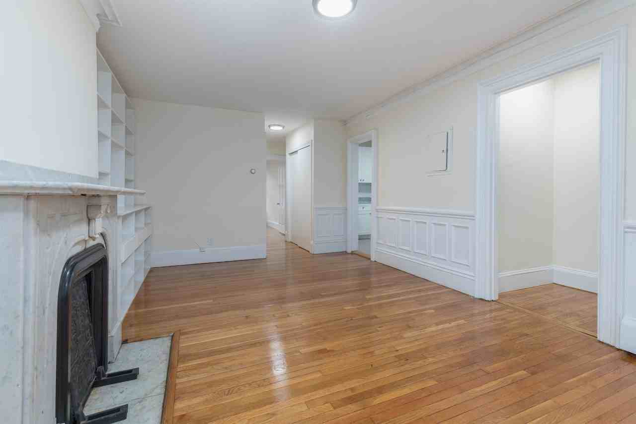 10-22 Yarmouth Street - Photo 7 of 10