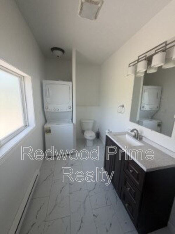 201 Howard Ave - Photo 5 of 9