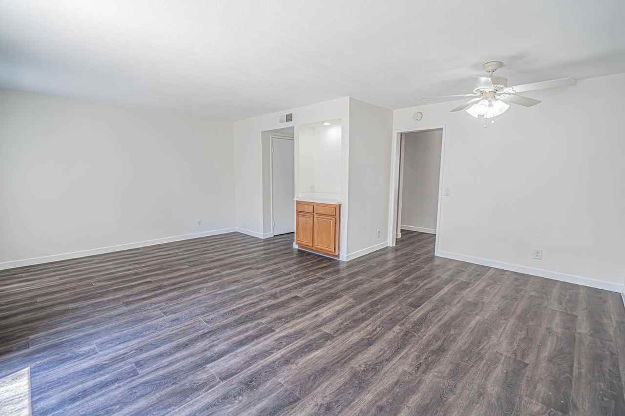 3902 Cochran St #2 - Photo 3 of 19