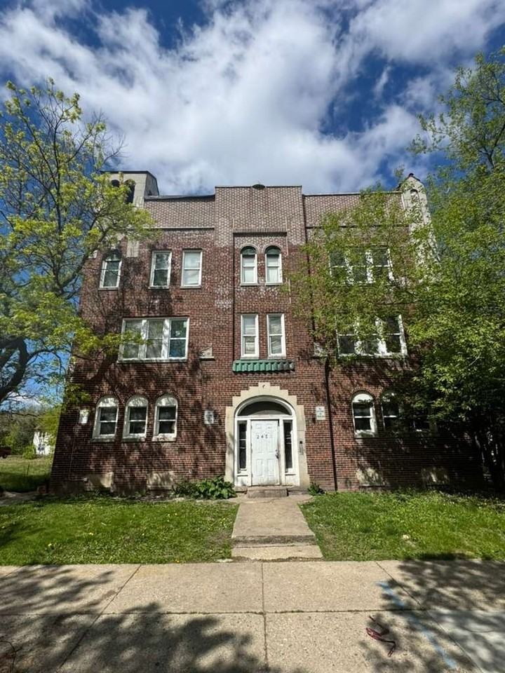 2453 N 17th St - Photo 2 of 2
