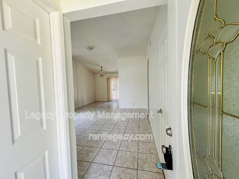 3609 Huntsman Dr - Photo 3 of 23