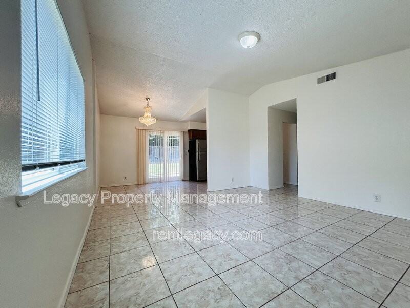 3609 Huntsman Dr - Photo 5 of 23