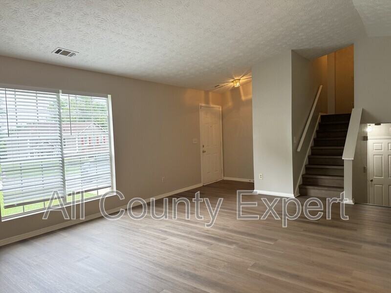 7156 Lone Oak Way - Photo 3 of 20