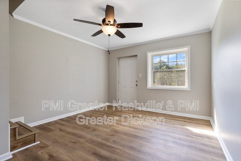 300 Spring St #8 - Photo 4 of 18