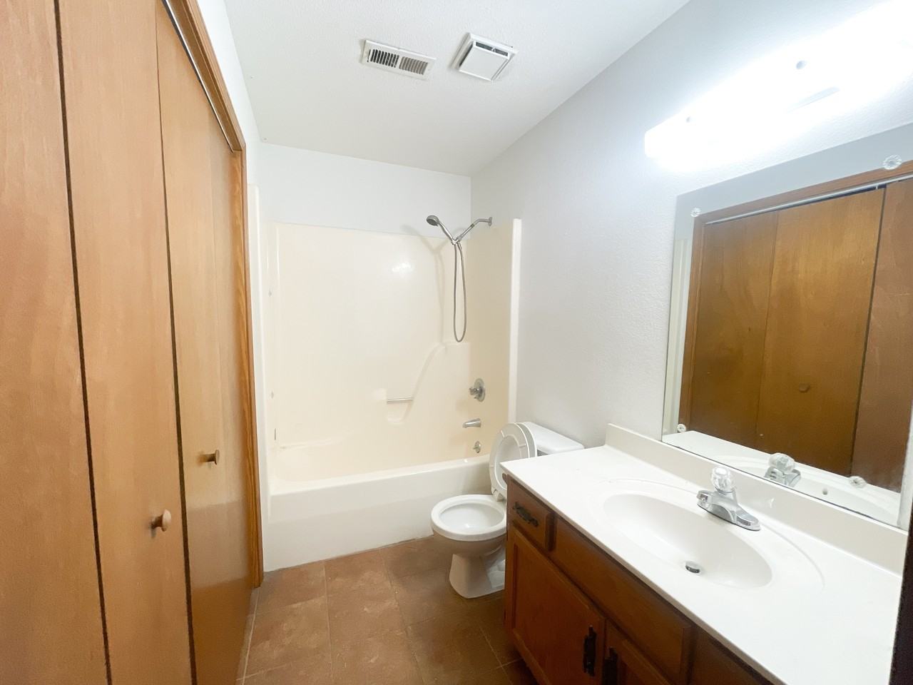 1547 Belair Drive - Photo 3 of 10
