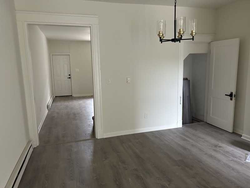 2810 Winchester St - Photo 5 of 12